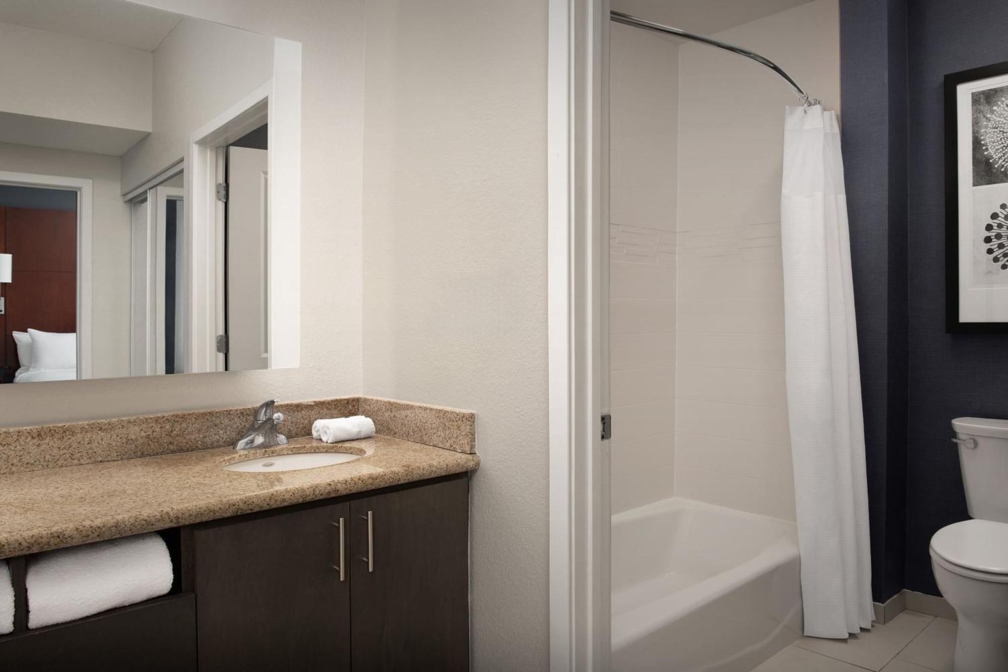 Residence Inn By Marriott Greensboro Airport Экстерьер фото