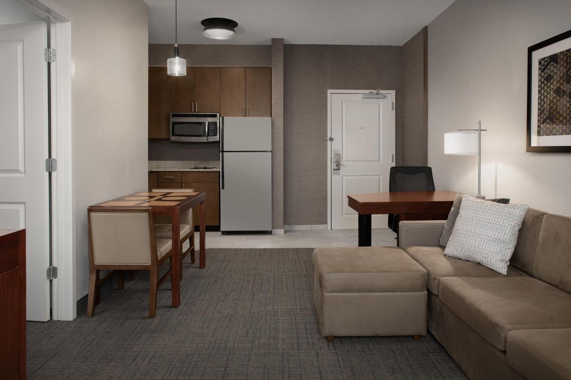 Residence Inn By Marriott Greensboro Airport Экстерьер фото