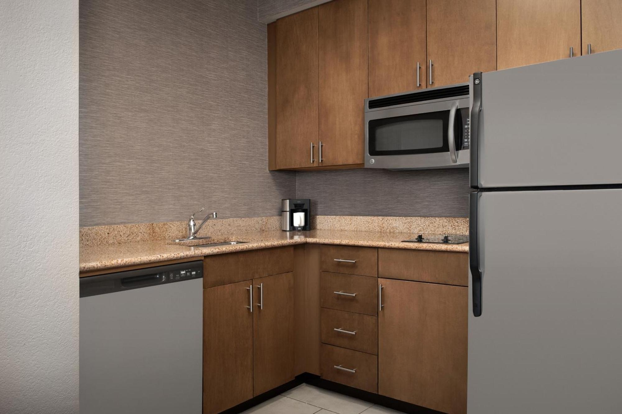 Residence Inn By Marriott Greensboro Airport Экстерьер фото